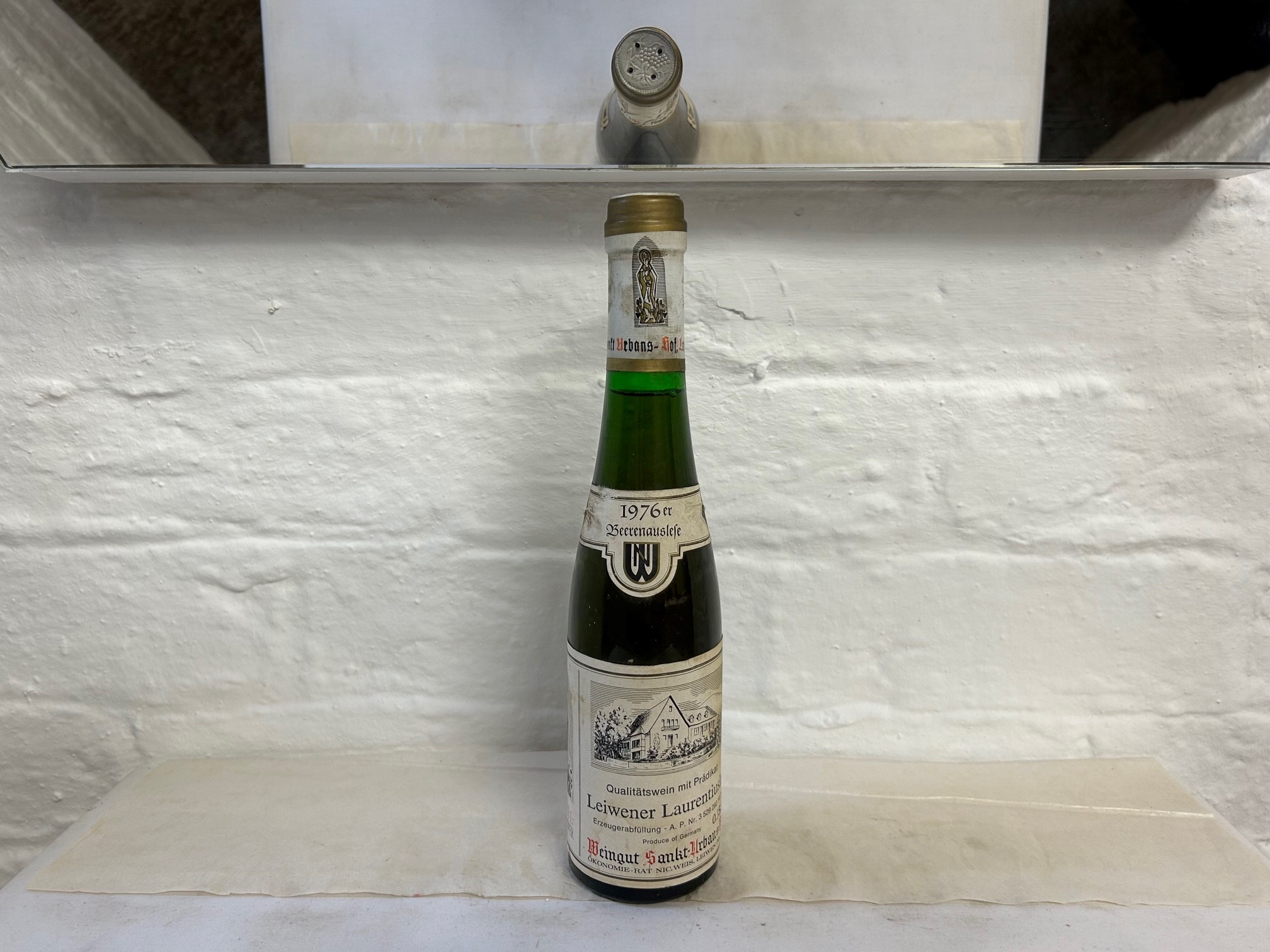 1976 Leiwener Laurentiuslay Beerenauslese, Saint-Urban-Hof 1 half 101023 1976 Leiwener Laurentiuslay Beerenauslese, Saint-Urban-Hof - Image 1